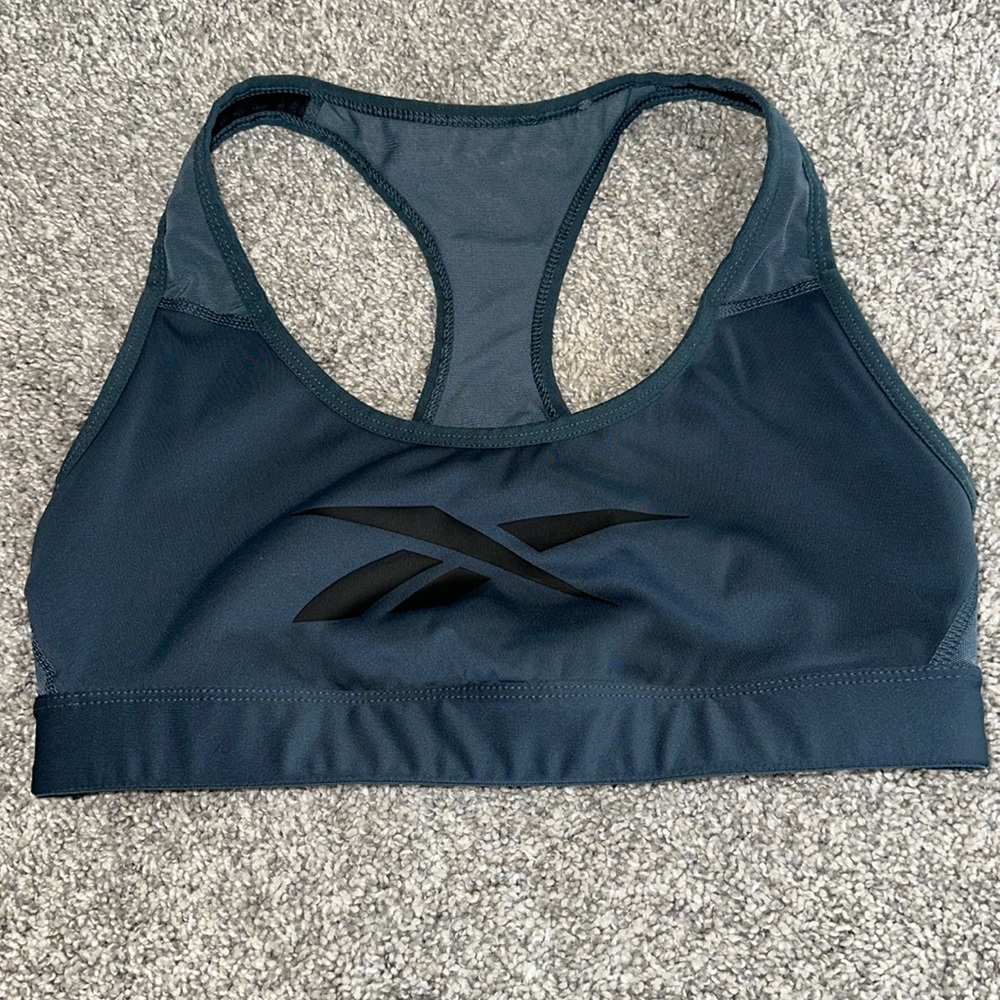 Reebok sports bra size medium